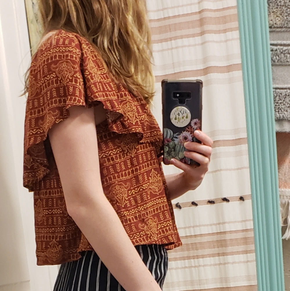 Crop Ruffle Top - Picture 2 of 4